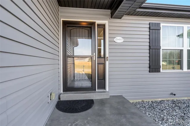 $389,900 | 29493 Walnut View Drive, Wright City, MO 63390