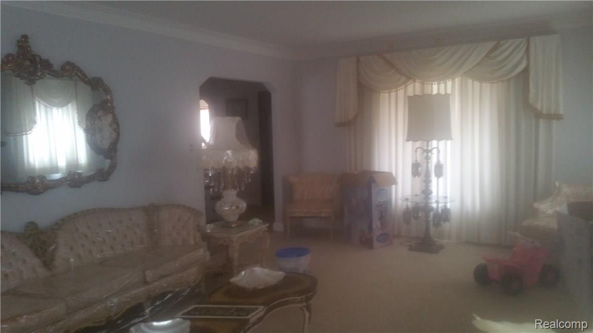 16765 Huntington Road Detroit, MI 48219 - Photo 5 of 14 20160412_135354.jpg