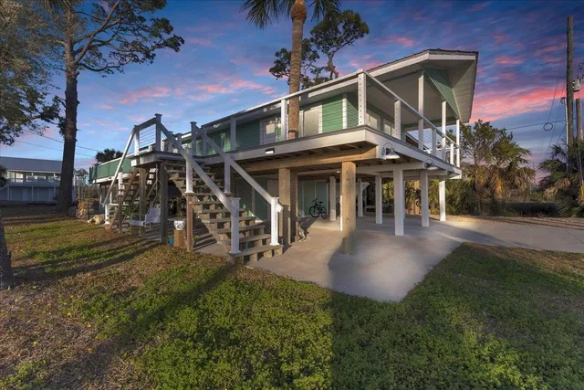 $549,900 | 201 1st Avenue North, Steinhatchee, FL 32359