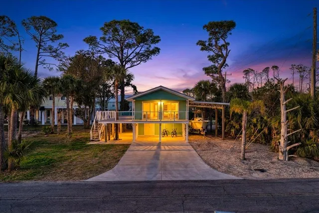 $549,900 | 201 1st Avenue North, Steinhatchee, FL 32359