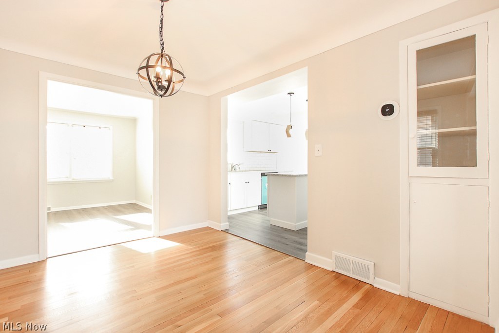 4242 Stonehaven Road Cleveland, OH 44121 - Photo 7 of 35