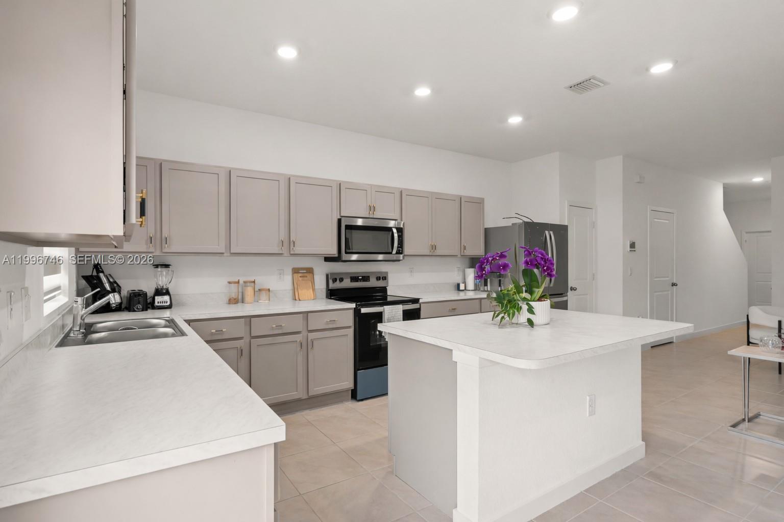 848 Northwest 3rd Street Pompano Beach, FL 33060 - Photo 12 of 35