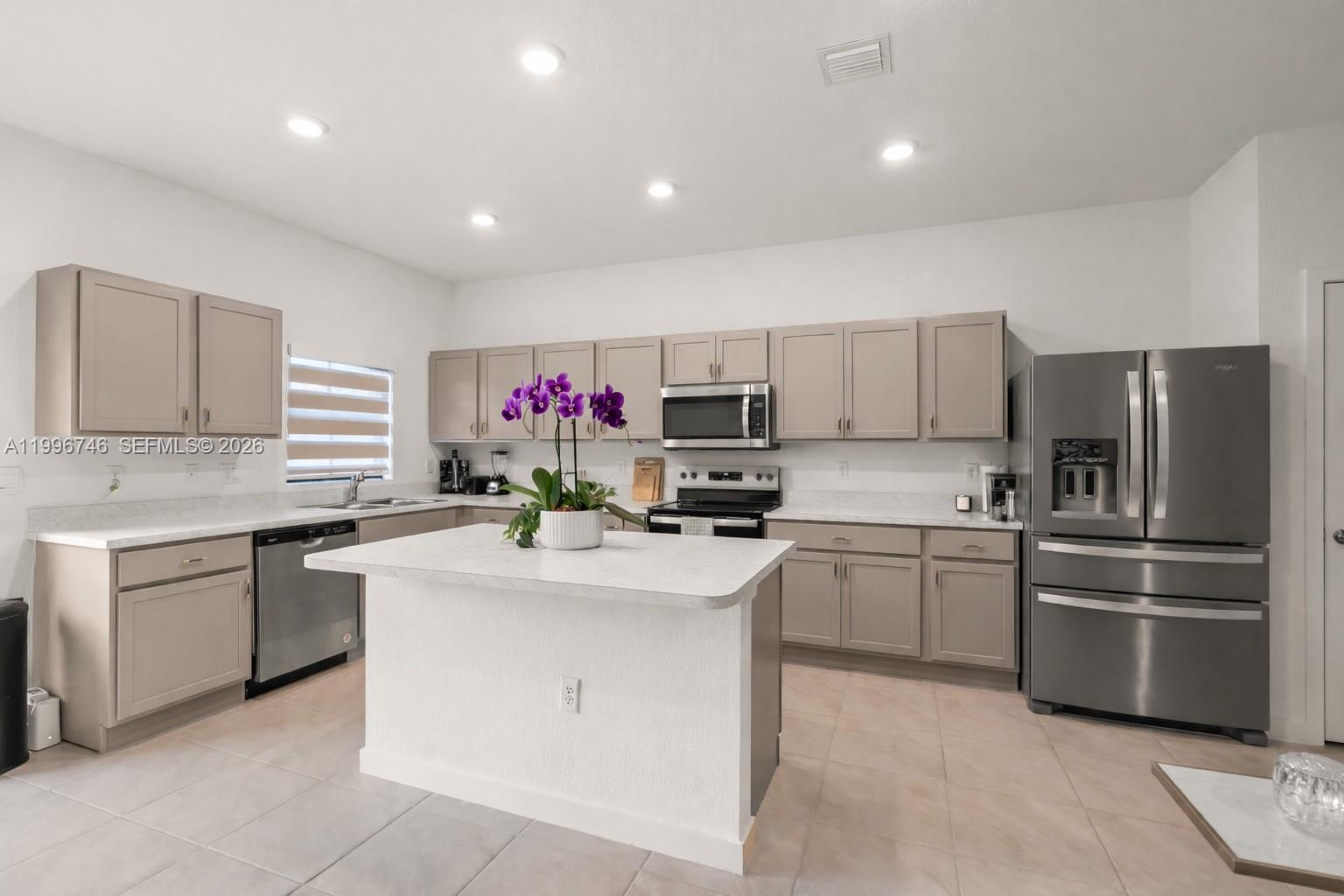 848 Northwest 3rd Street Pompano Beach, FL 33060 - Photo 8 of 35