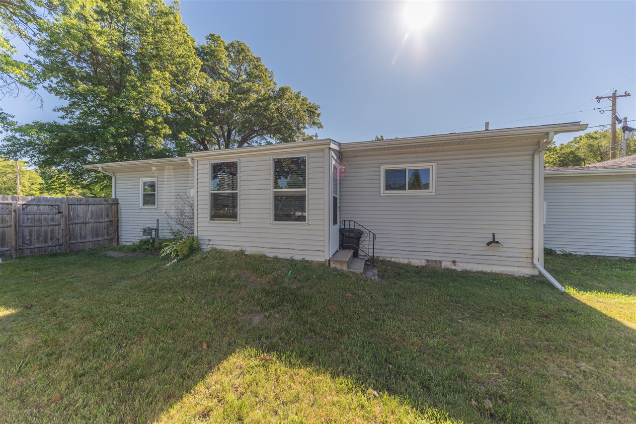 9437 Cady Road Jackson, MI 49201 - Photo 7 of 40