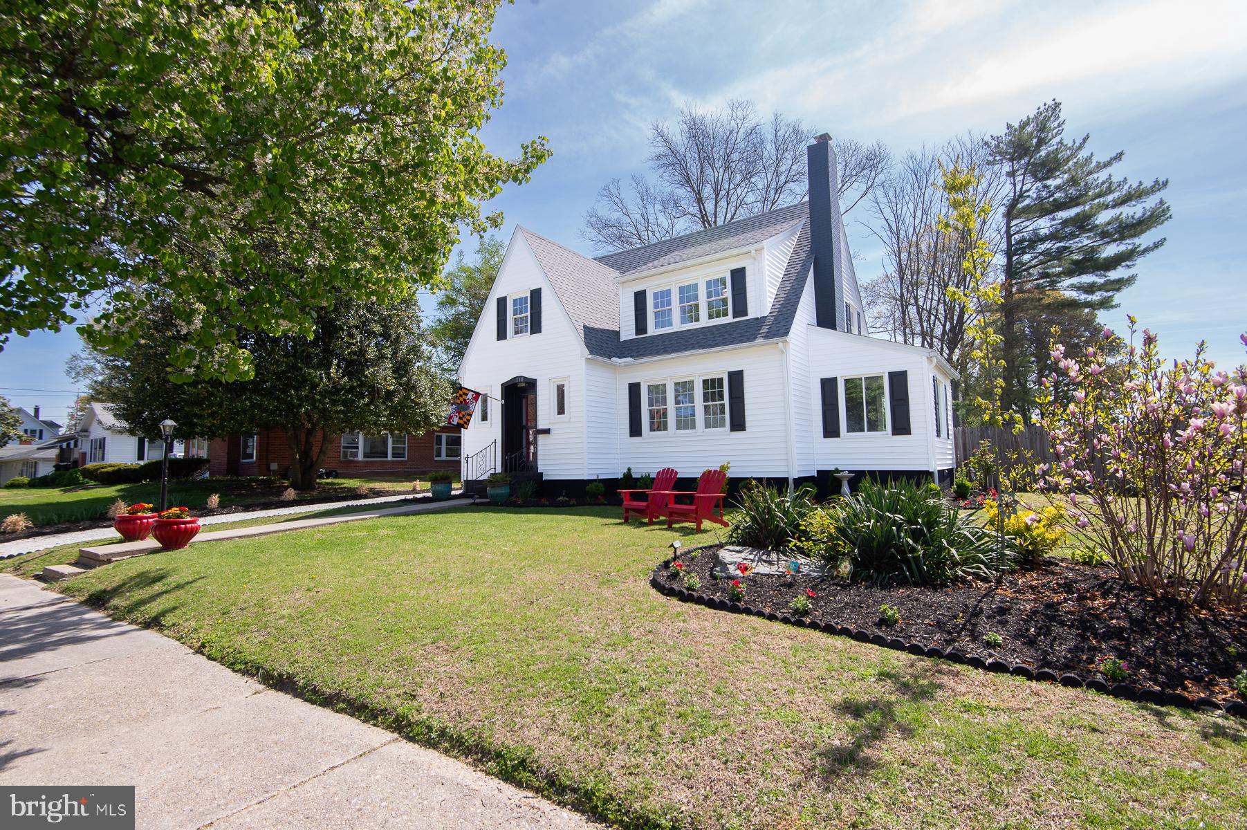310 Talbot Avenue Cambridge, MD 21613 - Photo 61 of 72 a view of a house with backyard and sitting area