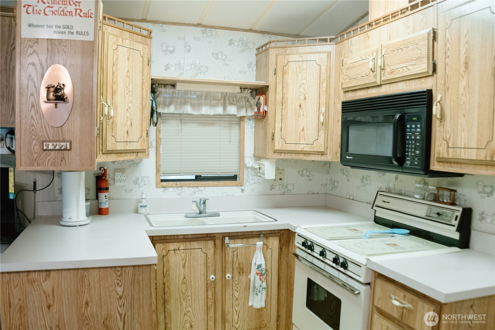 97-1 Goldrush Road Deming, WA 98244 - Photo 7 of 14