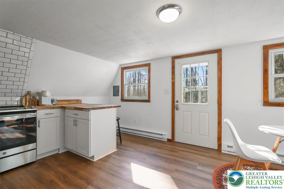 497 Jonas Road Effort, PA 18330 - Photo 3 of 48 Gallery Image 3