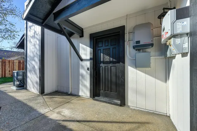 a view of entryway and hall