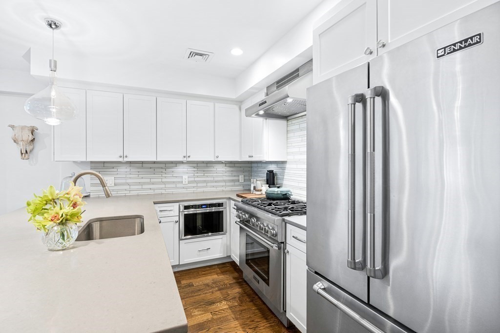 290 North Street, Unit 2 Boston, MA 02113 - Photo 8 of 22