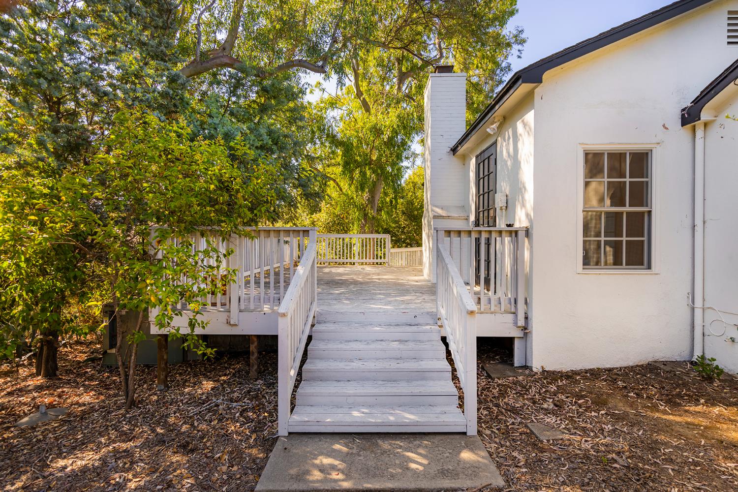 212 Foothill Road Ojai, CA 93023 - Photo 11 of 31