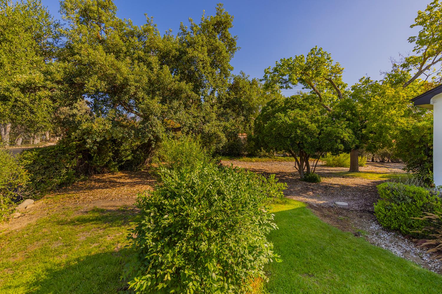 212 Foothill Road Ojai, CA 93023 - Photo 16 of 31