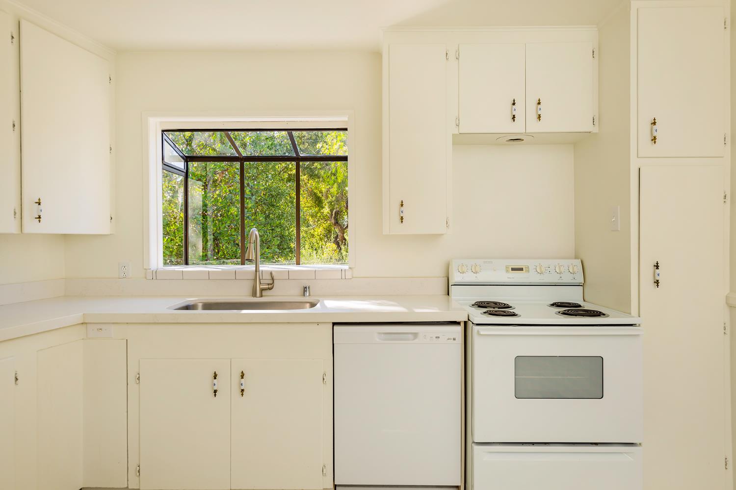 212 Foothill Road Ojai, CA 93023 - Photo 24 of 31