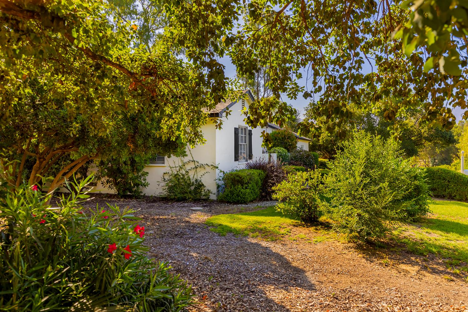 212 Foothill Road Ojai, CA 93023 - Photo 8 of 31