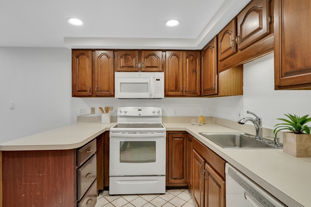 75 Page Road, Unit 19 Bedford, MA 01730 - Photo 8 of 28 Gallery Image 8