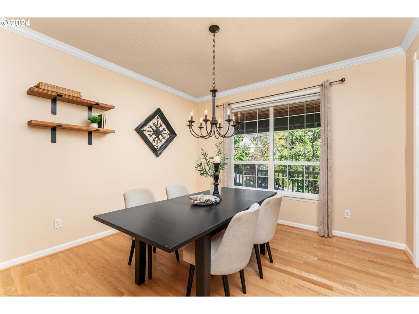 16640 Southwest Whitetail Lane Beaverton, OR 97007 - Photo 11 of 48 Dining Room