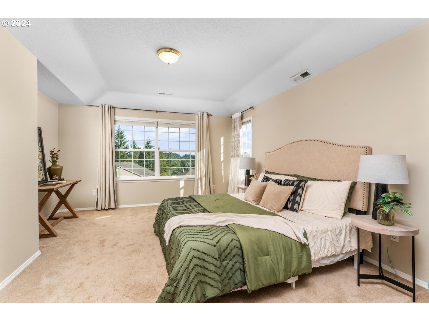 16640 Southwest Whitetail Lane Beaverton, OR 97007 - Photo 25 of 48 Owner's Suite Bedroom