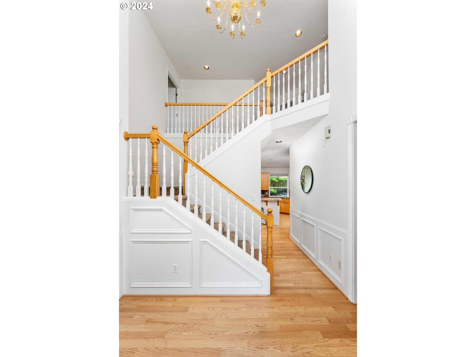 16640 Southwest Whitetail Lane Beaverton, OR 97007 - Photo 7 of 48 Entrance/Foyer