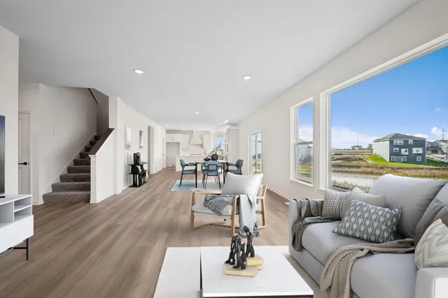 $685,000 | 11645 Hbr Circle North, Dayton, MN 55369