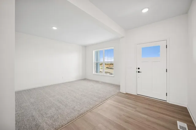 $685,000 | 11645 Hbr Circle North, Dayton, MN 55369