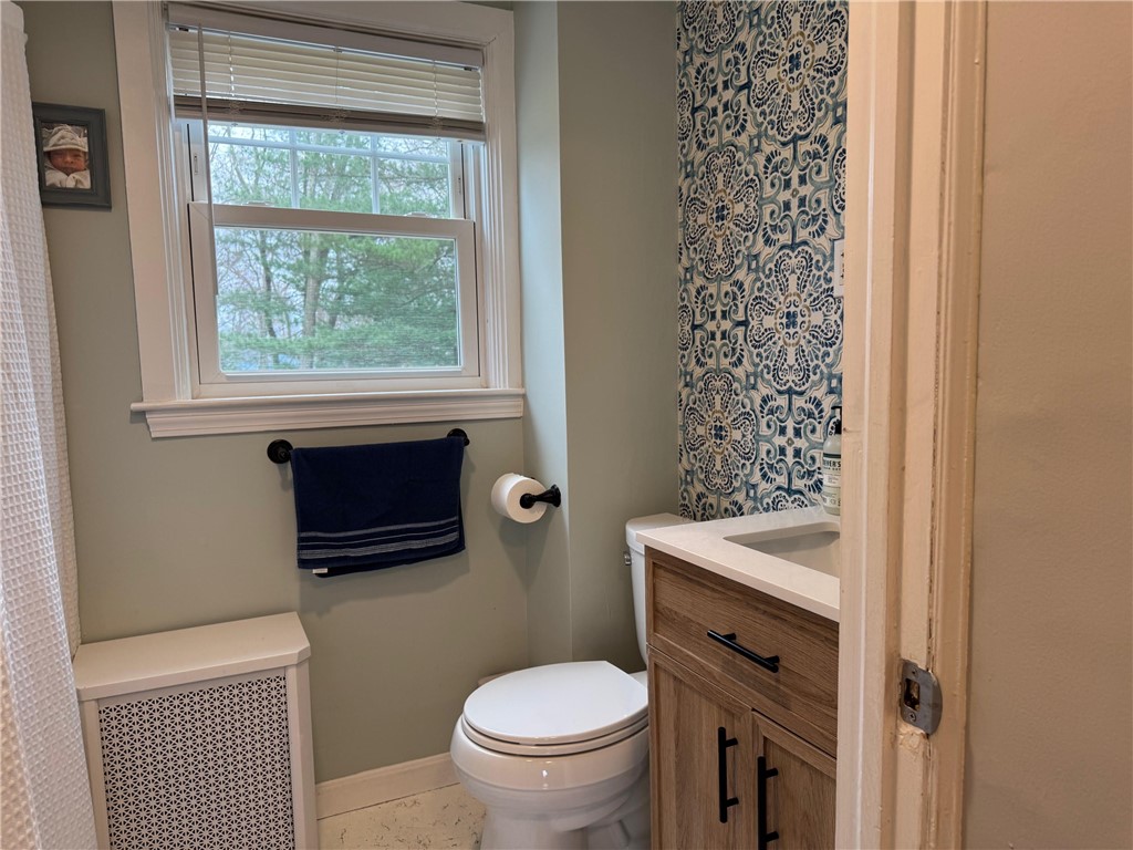 516 Church Avenue Warwick, RI 02889 - Photo 12 of 41 First Floor Full Bath with Tub