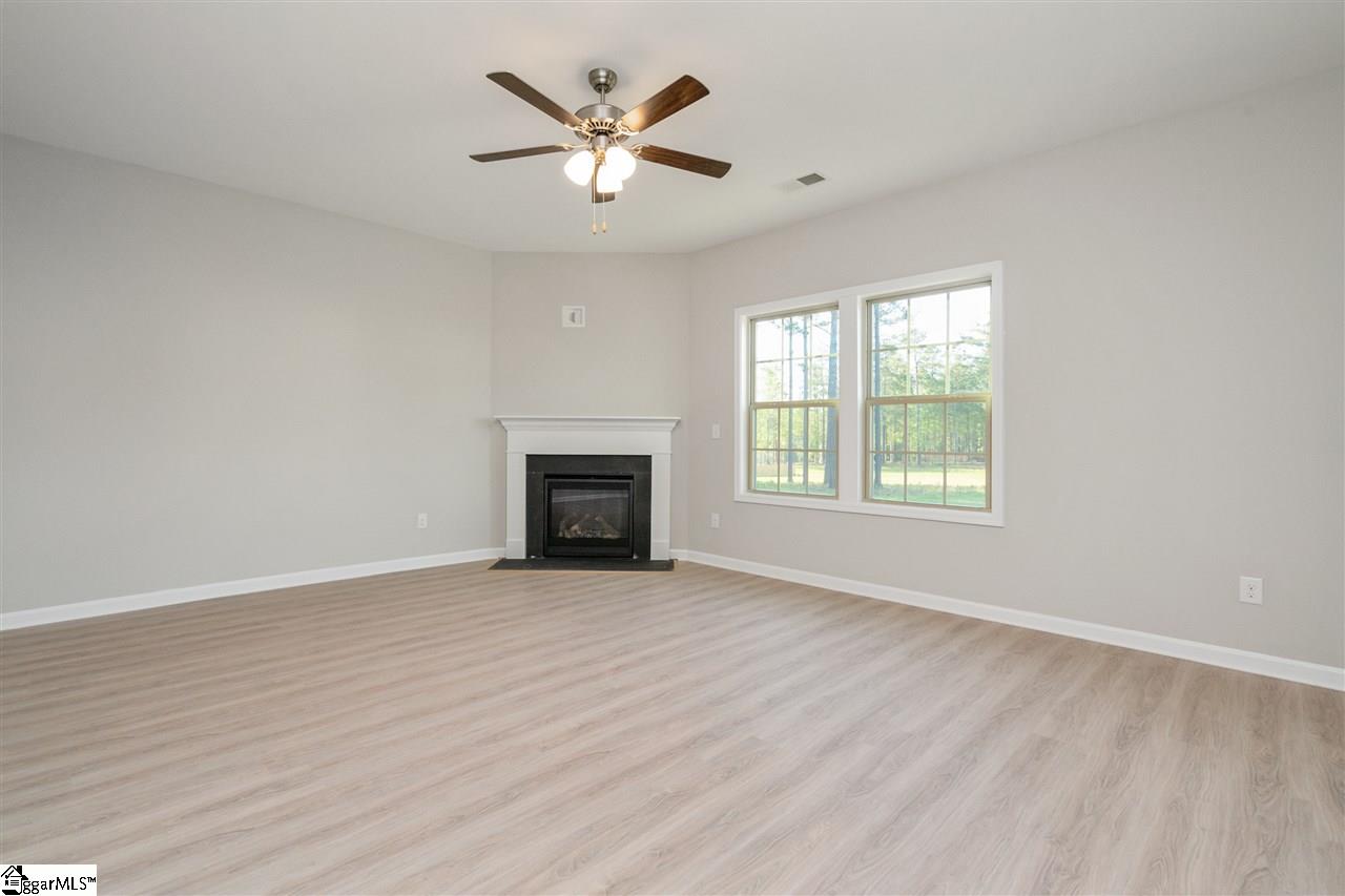 604 Autumn Breeze Walk Inman, SC 29349 - Photo 12 of 26 Gallery Image 12