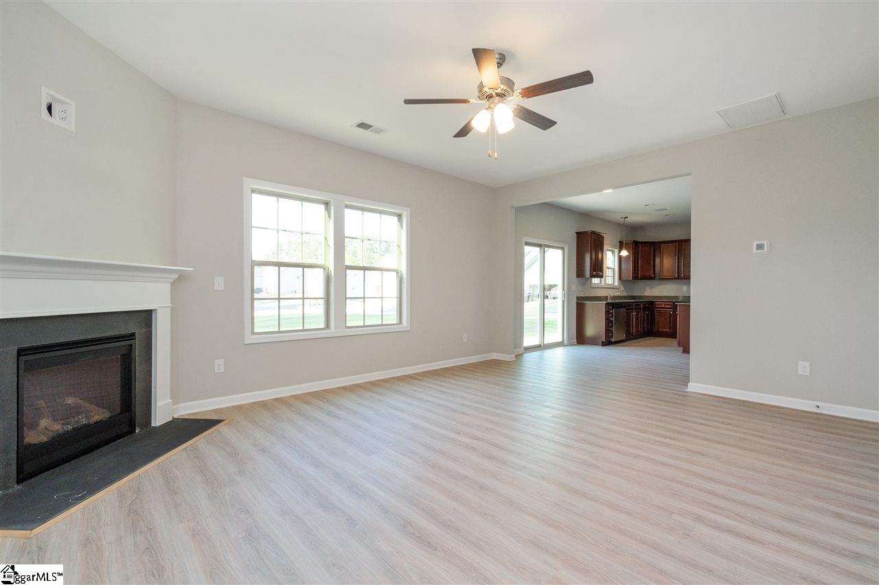 604 Autumn Breeze Walk Inman, SC 29349 - Photo 13 of 26 Gallery Image 13