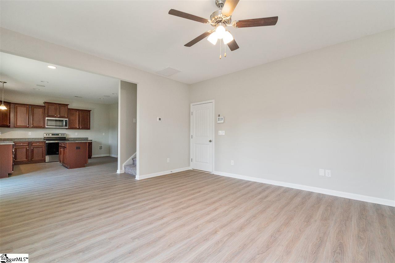 604 Autumn Breeze Walk Inman, SC 29349 - Photo 10 of 26 Gallery Image 10