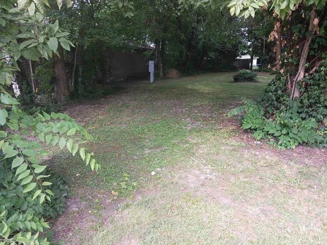 $31,800 | 229-231 West New Albany Avenue, Vincennes, IN 47591