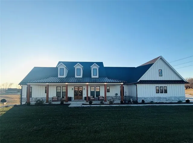 $11,499,000 | 2 Woodview Road, St. Joseph, MO 64507