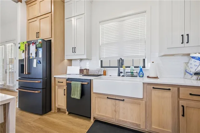 $1,149,900 | 2 Woodview Road, St. Joseph, MO 64507