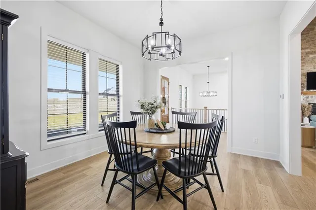 $1,149,900 | 2 Woodview Road, St. Joseph, MO 64507