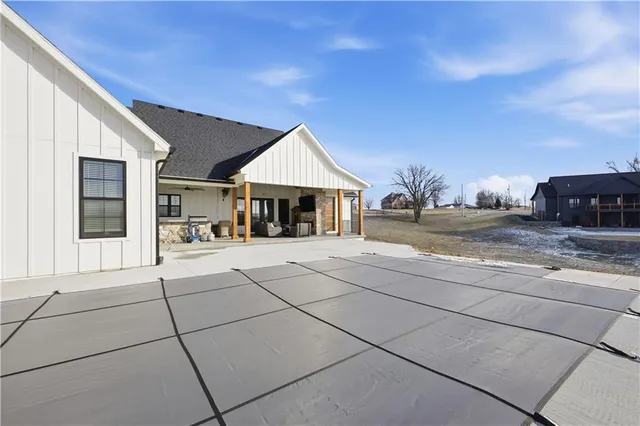 $1,149,900 | 2 Woodview Road, St. Joseph, MO 64507