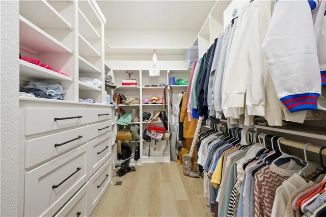 $1,149,900 | 2 Woodview Road, St. Joseph, MO 64507