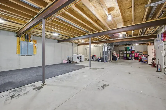 $1,149,900 | 2 Woodview Road, St. Joseph, MO 64507