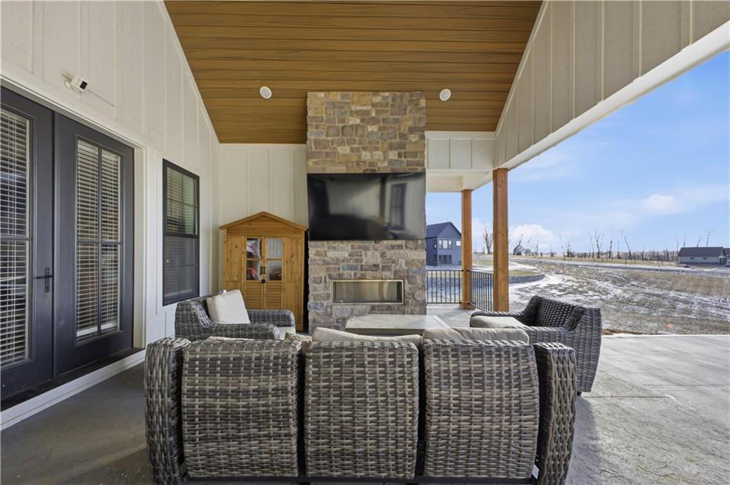 2 Woodview Road St. Joseph, MO 64507 - Photo 10 of 96