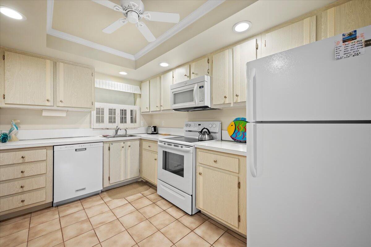 1190 Sugar Sands Boulevard, Unit 514 Riviera Beach, FL 33404 - Photo 8 of 30 24-LUX2573