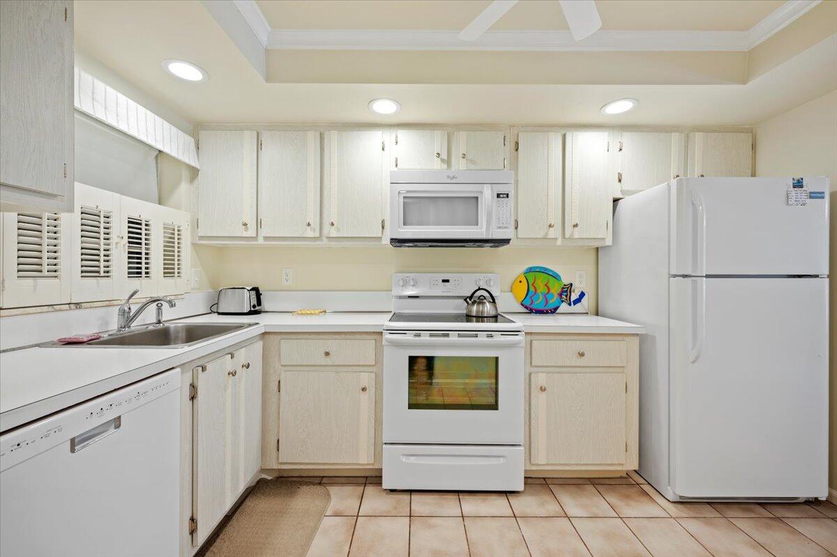 1190 Sugar Sands Boulevard, Unit 514 Riviera Beach, FL 33404 - Photo 9 of 30 25-LUX2577