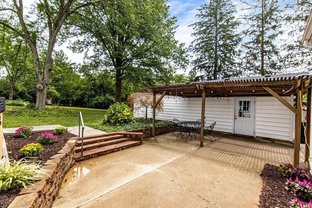 3432 Ebenezer Road Cincinnati, OH 45248 - Photo 4 of 41
