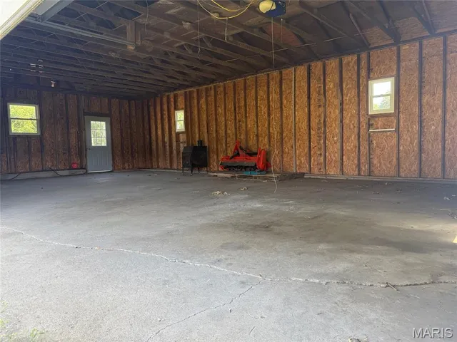 $220,000 | 299 East 3050th Avenue, Ramsey, IL 62080