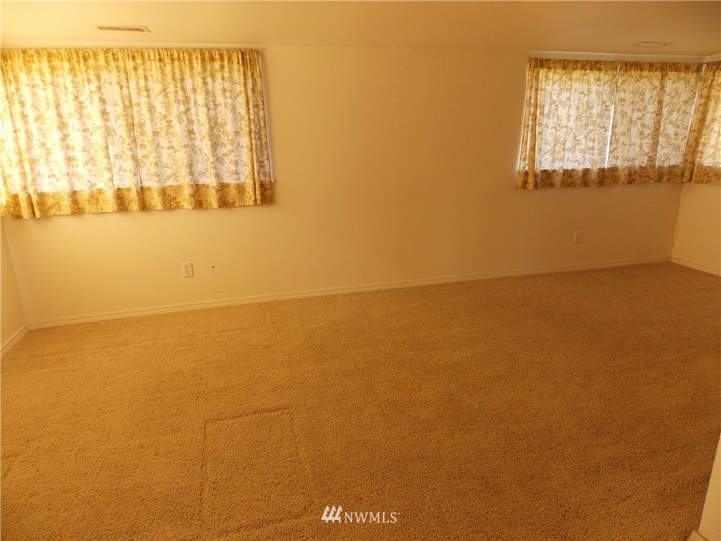10239 Grove Road Southeast Yelm, WA 98597 - Photo 11 of 18 Gallery Image 11