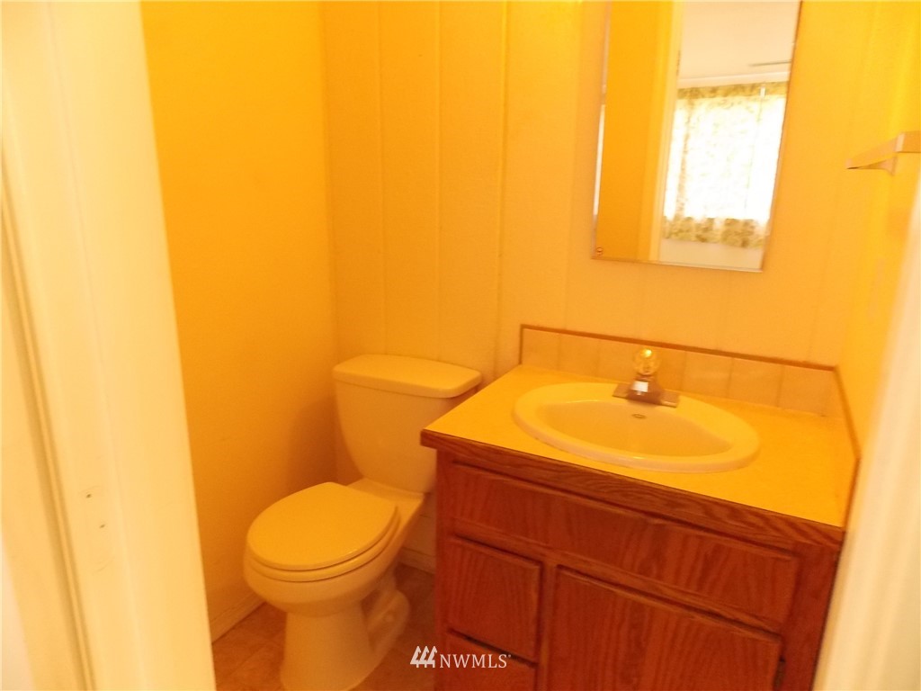 10239 Grove Road Southeast Yelm, WA 98597 - Photo 12 of 18 Gallery Image 12