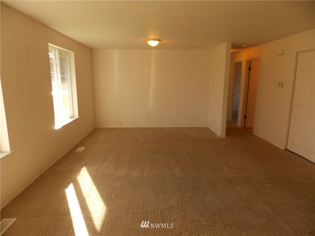 10239 Grove Road Southeast Yelm, WA 98597 - Photo 13 of 18 Gallery Image 13