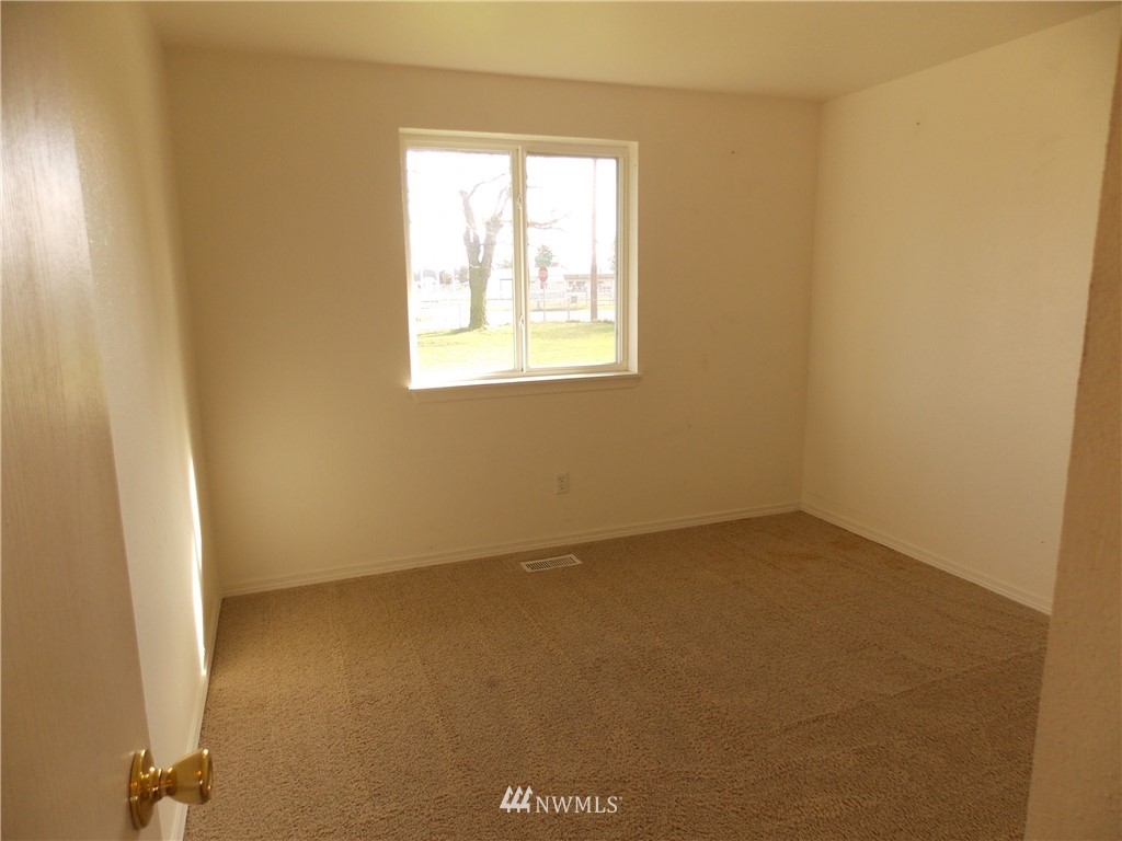 10239 Grove Road Southeast Yelm, WA 98597 - Photo 14 of 18 Gallery Image 14