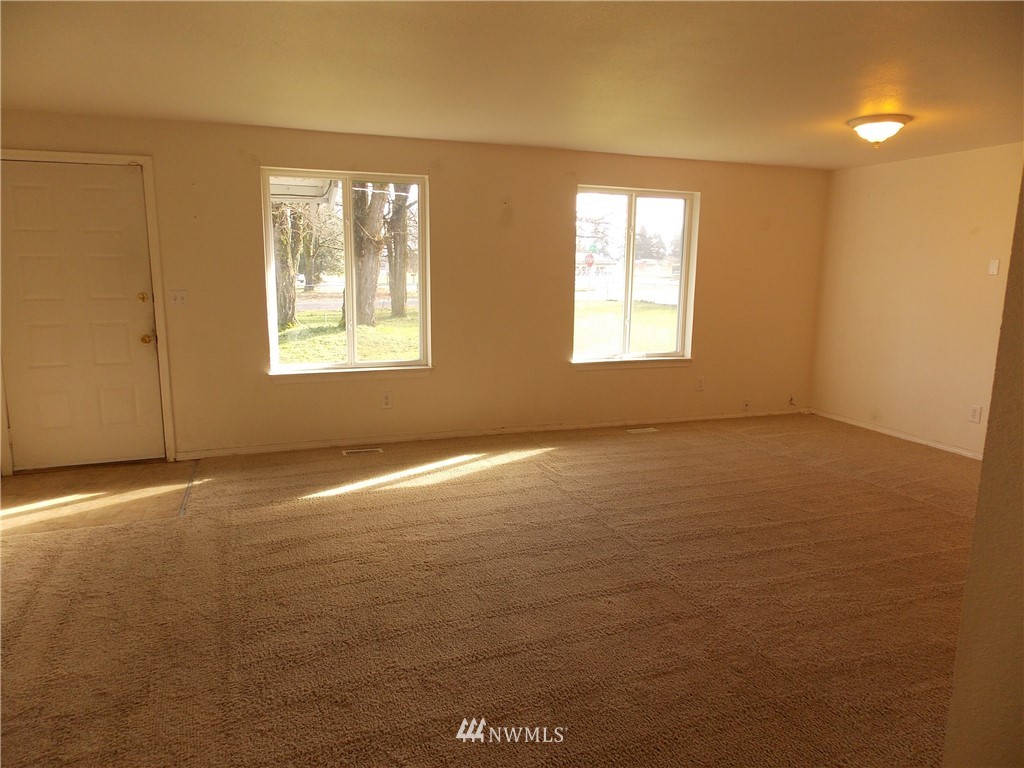 10239 Grove Road Southeast Yelm, WA 98597 - Photo 6 of 18 Gallery Image 6