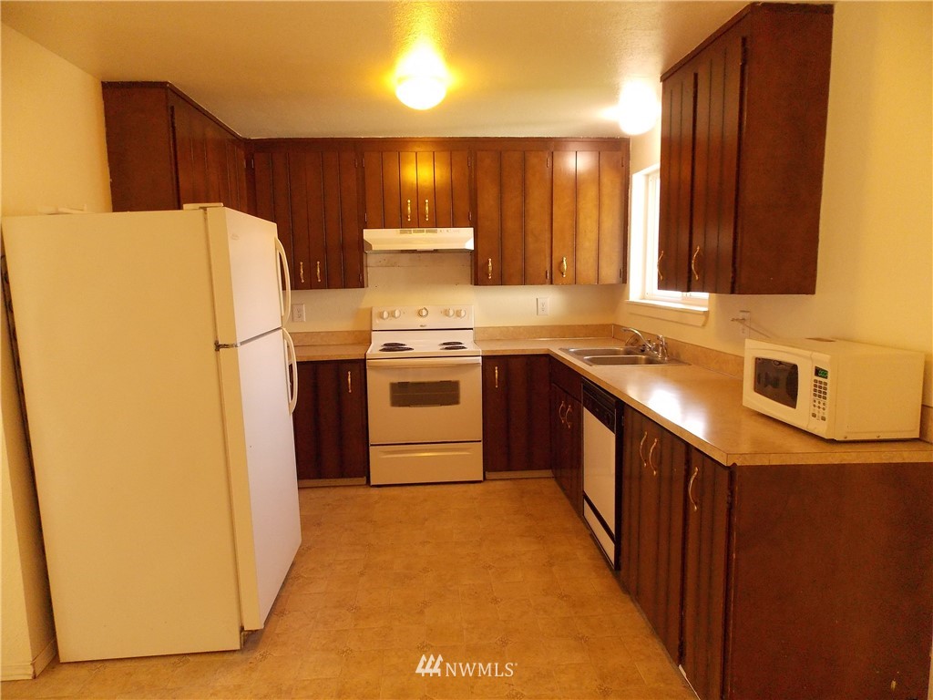 10239 Grove Road Southeast Yelm, WA 98597 - Photo 8 of 18 Gallery Image 8