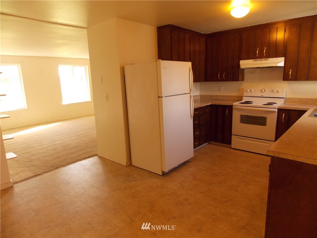 10239 Grove Road Southeast Yelm, WA 98597 - Photo 9 of 18 Gallery Image 9