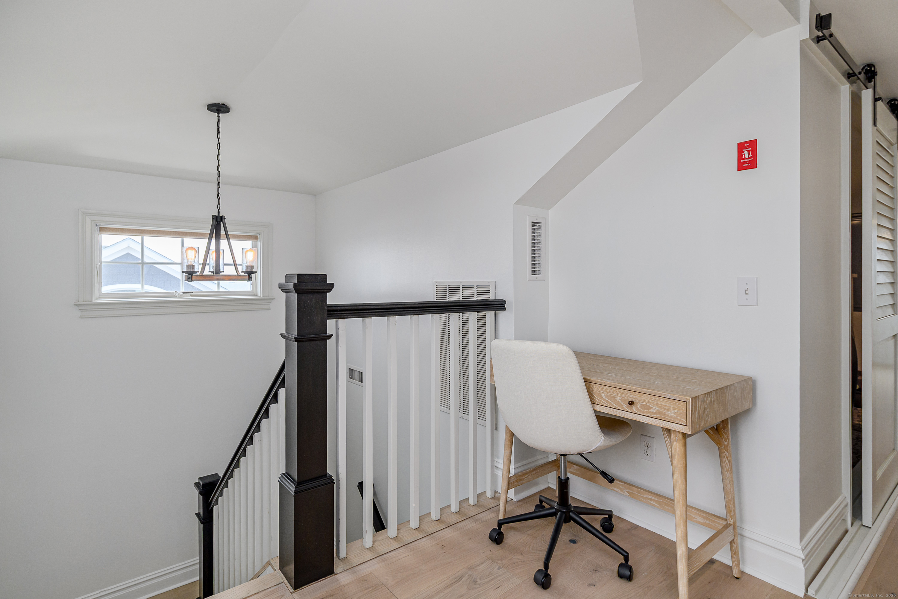 2154 Fairfield Beach Road Fairfield, CT 06824 - Photo 24 of 39 a workspace room with furniture and window