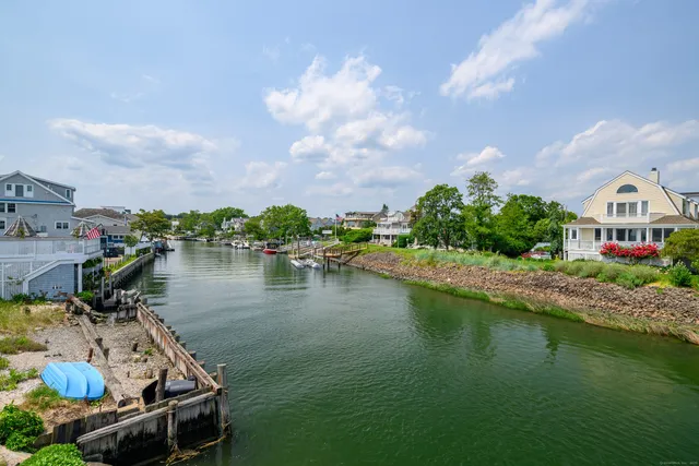 a view of a lake with house