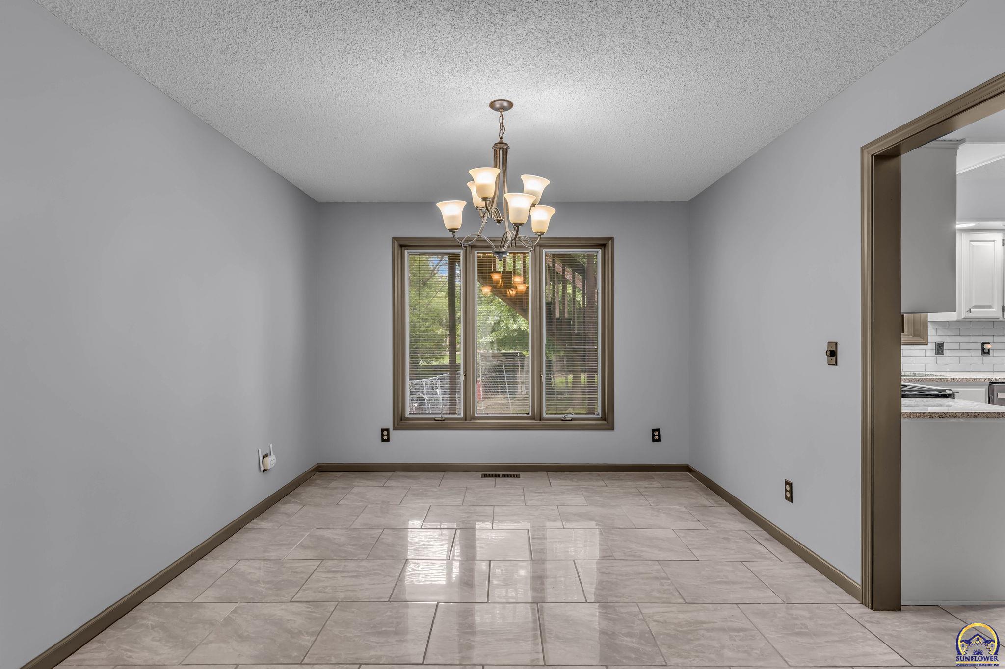 6236 Southwest 25th Street Topeka, KS 66614 - Photo 19 of 53