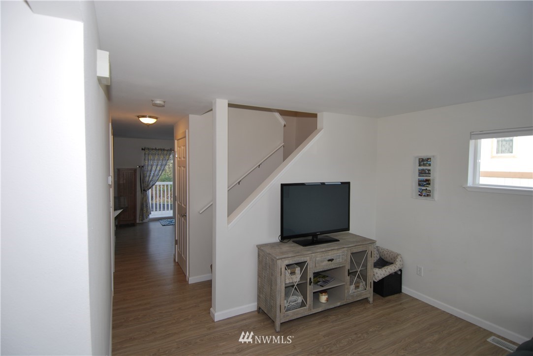 18485 Rudolph Loop Northeast Poulsbo, WA 98370 - Photo 7 of 15 Gallery Image 7